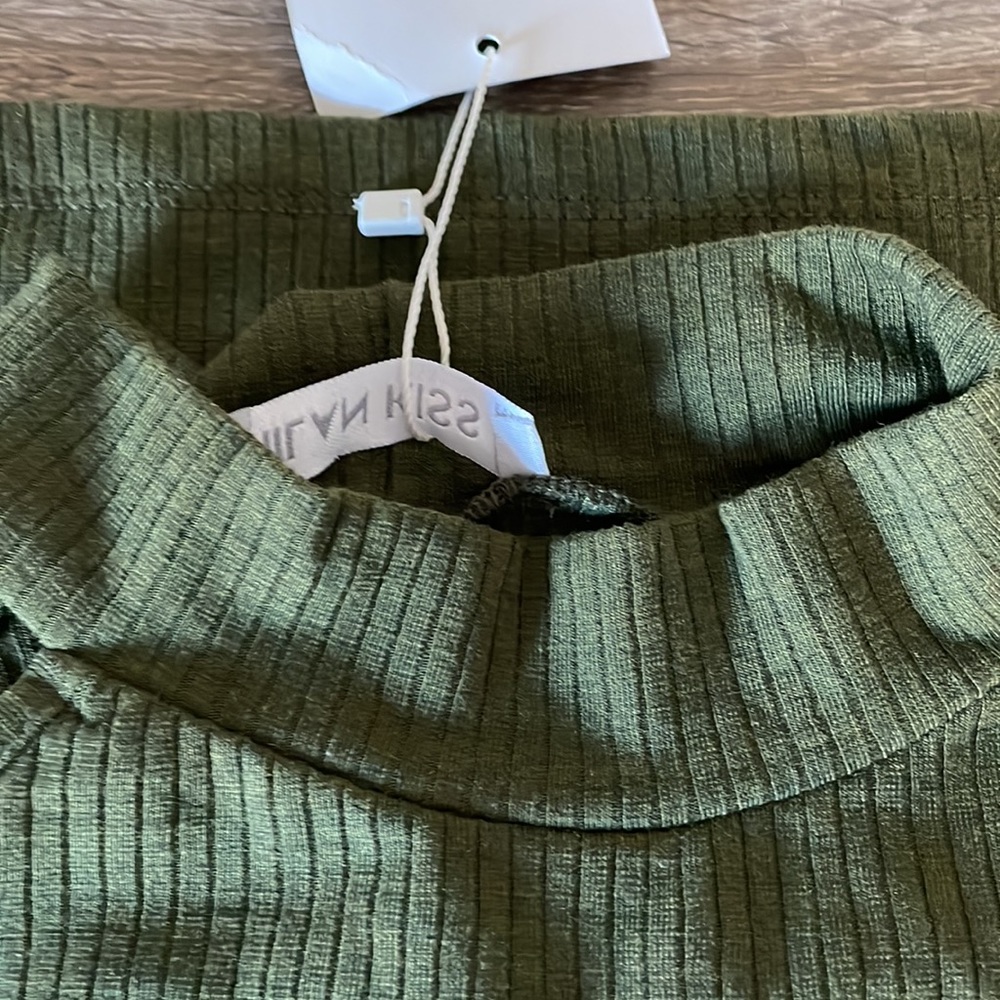 Halter top - Picture 6 of 6